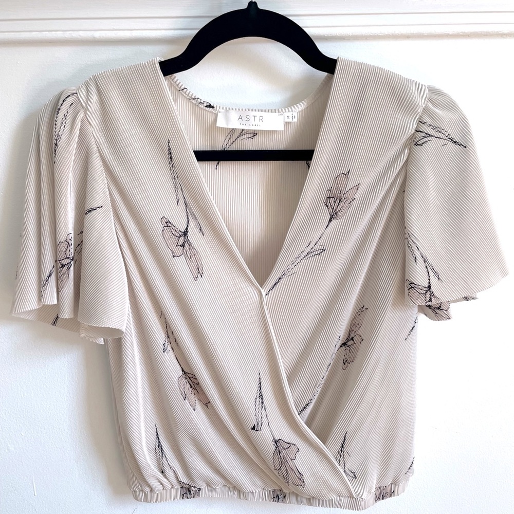 ASTR Crinkle Crop Top In Cream Floral M (Worn)